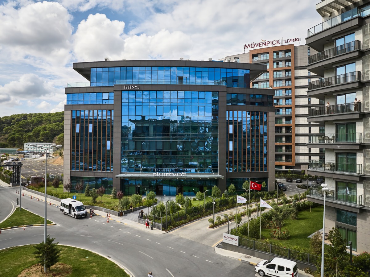 İSTİNYE ÜNİVERSİTESİ DİŞ HASTANESİ